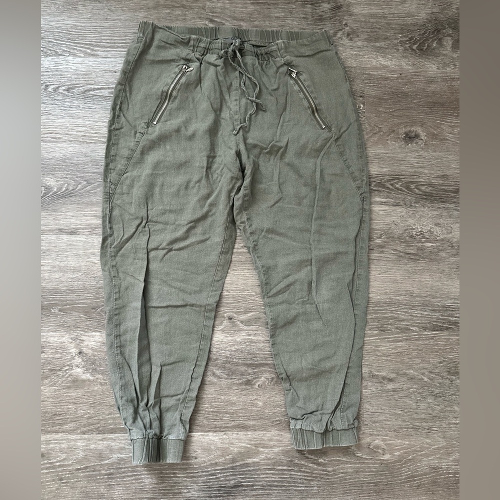 One women’s joggers size large